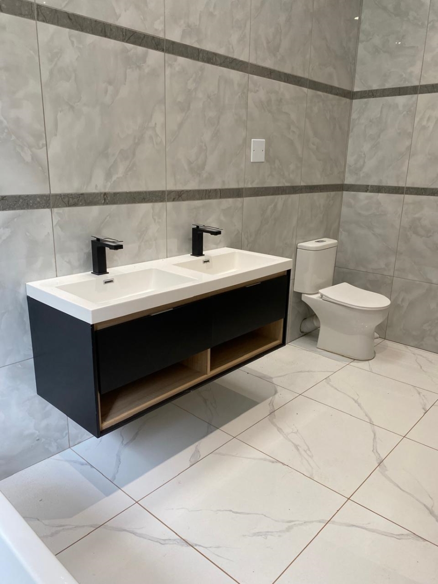 5 Bedroom Property for Sale in Seasons Lifestyle Estate North West